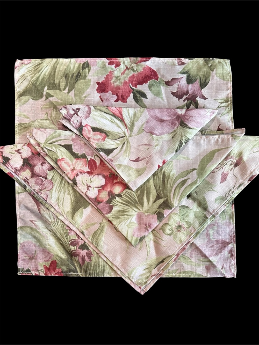 Set of 4 Floral Cloth Napkins Cottagecore Garden.